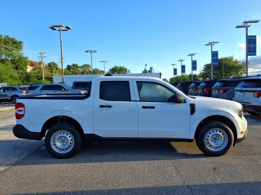 2025 Ford Maverick XL photo 1