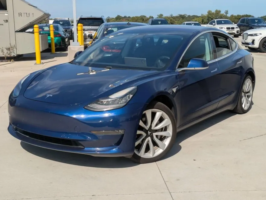 2018 Tesla Model 3 Mid Range photo 1