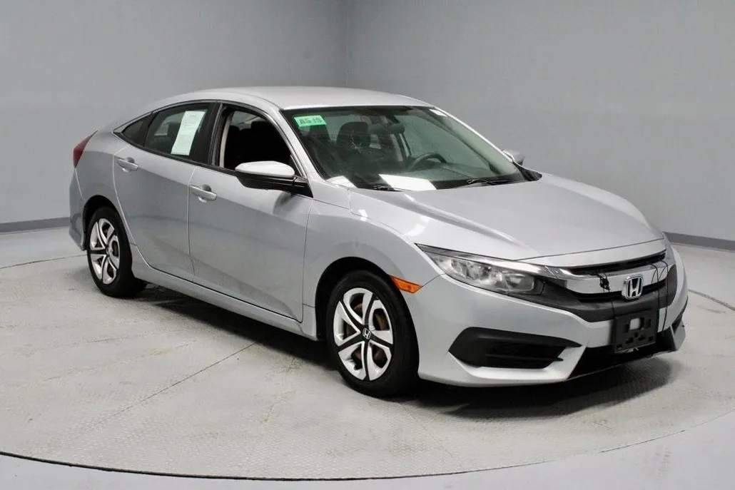 2018 Honda Civic LX photo 1