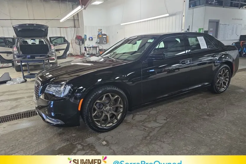 2018 Chrysler 300 S photo 1