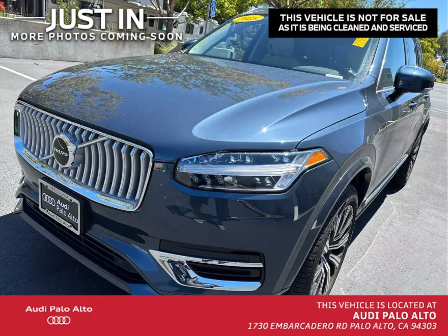 2025 Volvo XC90 Core photo 1
