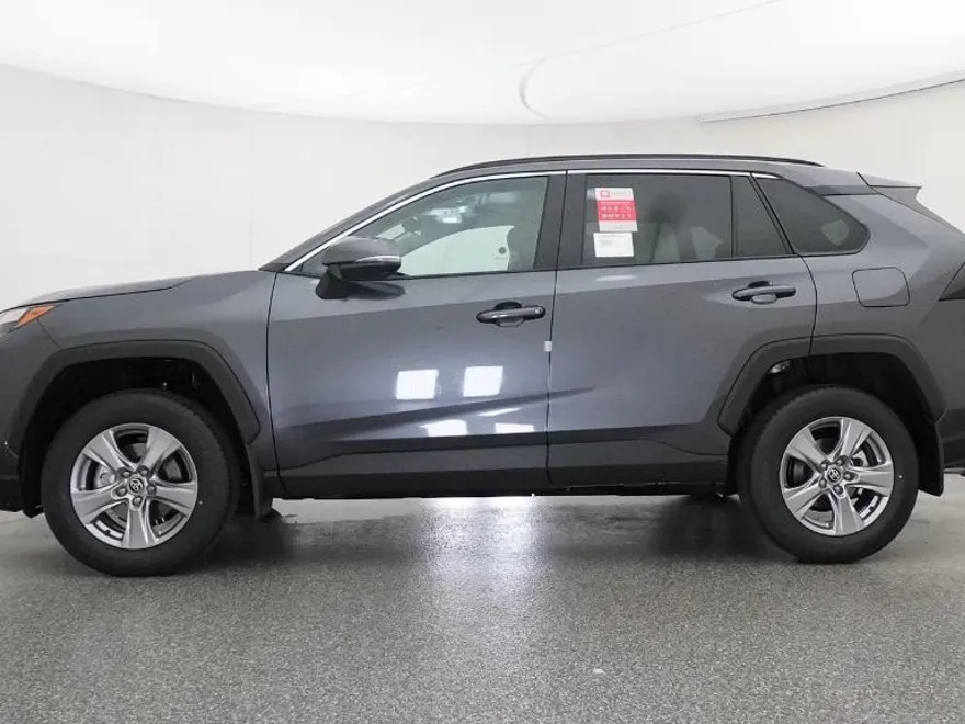 2025 Toyota RAV4 XLE photo 1