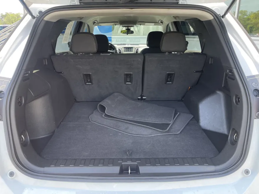 2023 Chevrolet Equinox LT photo 1