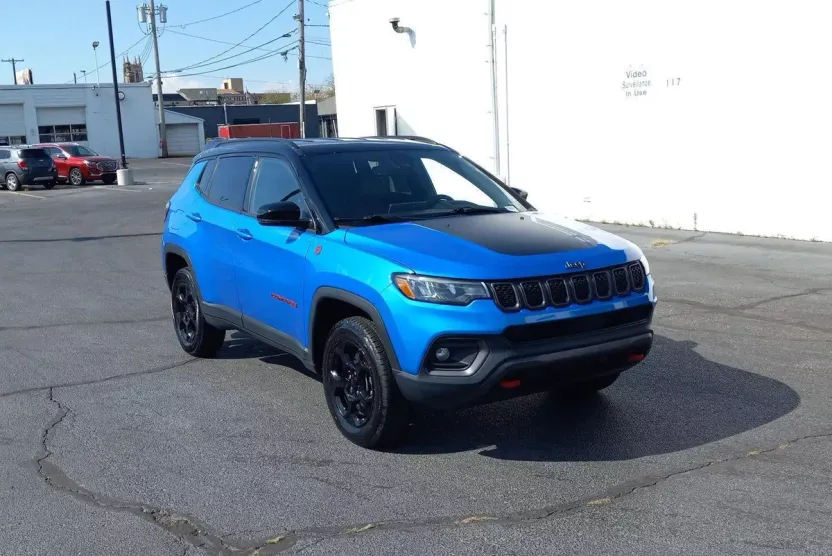 2024 Jeep Compass Trailhawk photo 1