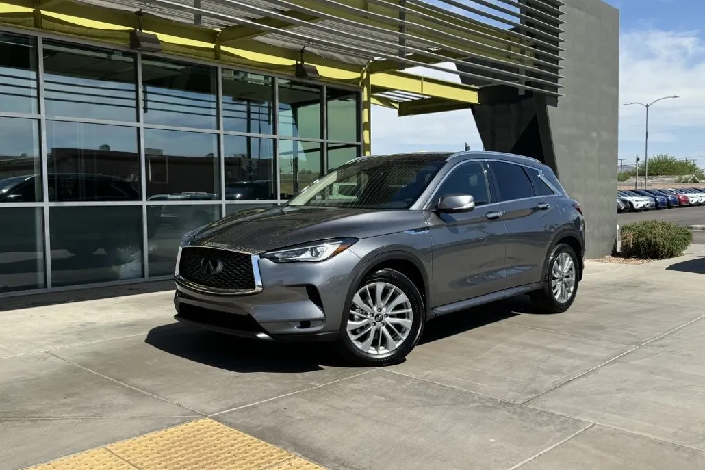 2023 Infiniti QX50 Luxe photo 1