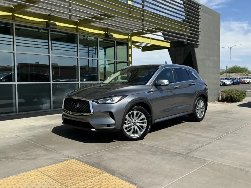 2023 Infiniti QX50 Luxe photo 1