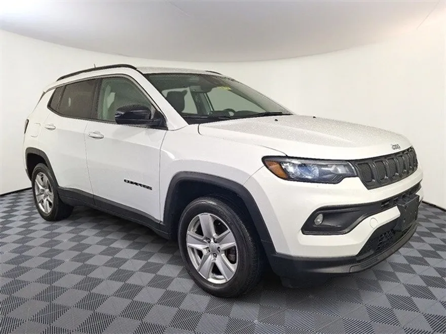 2022 Jeep Compass Latitude photo 1