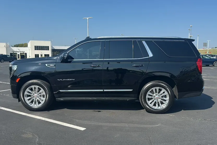 2023 Gmc Yukon SLT photo 1
