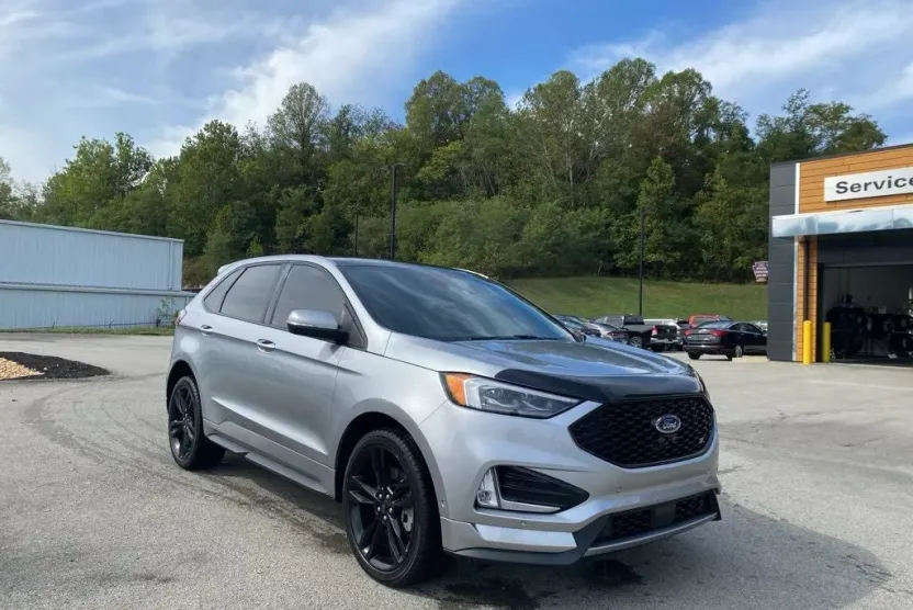 2022 Ford Edge ST photo 1