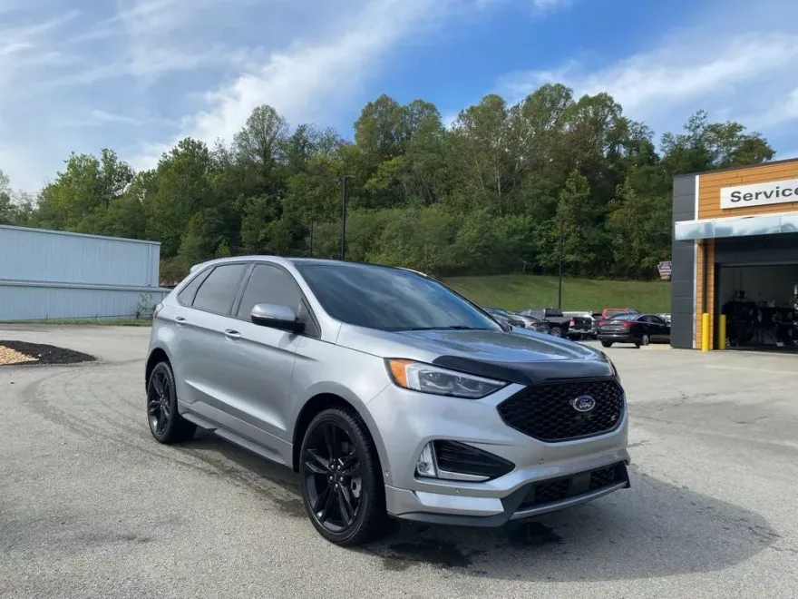 2022 Ford Edge ST photo 1