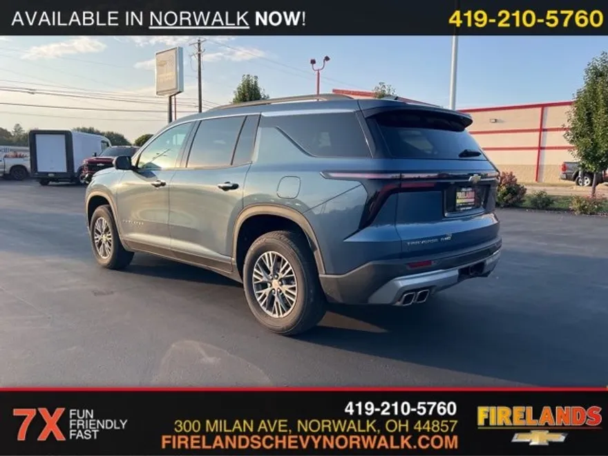 2025 Chevrolet Traverse photo 1