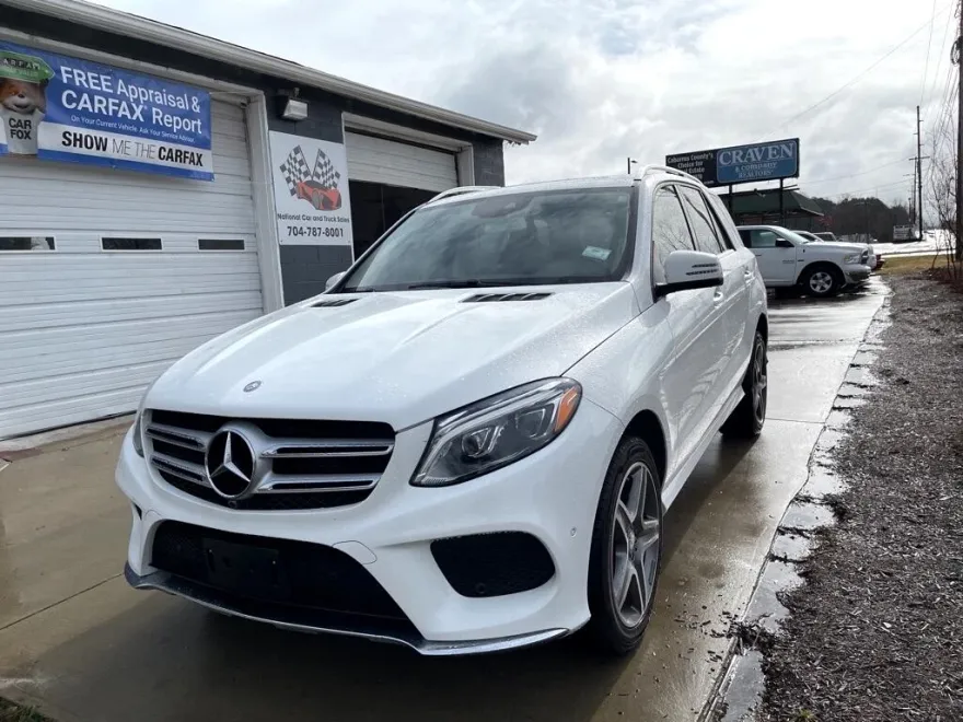 2016 Mercedes Benz GLE 4MATIC photo 1