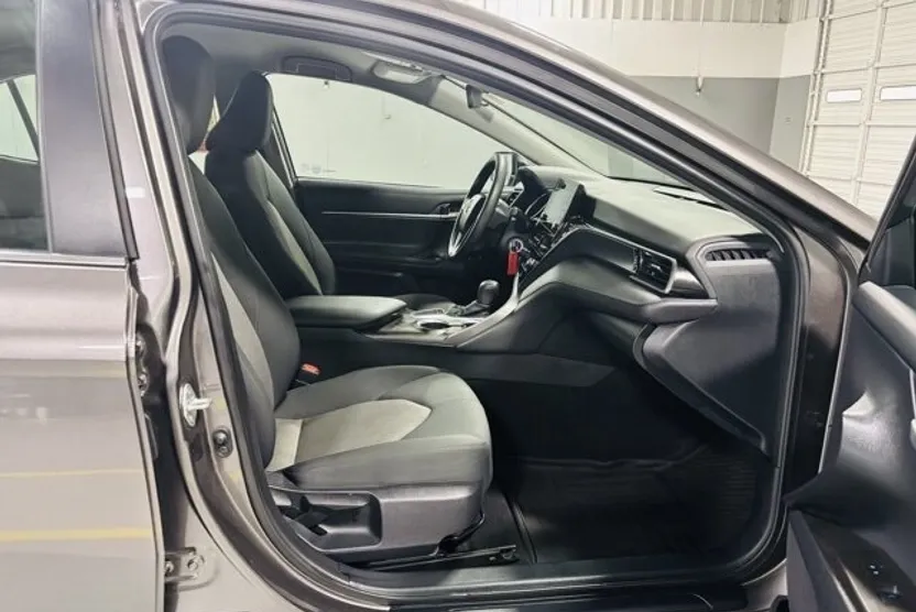 2024 Toyota Camry LE photo 1