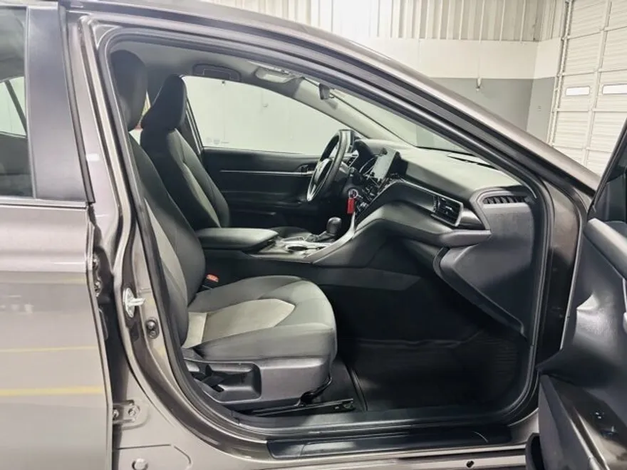 2024 Toyota Camry LE photo 1