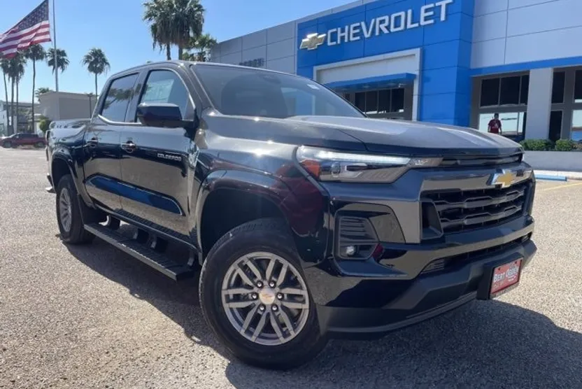 2026 Chevrolet Colorado LT photo 1
