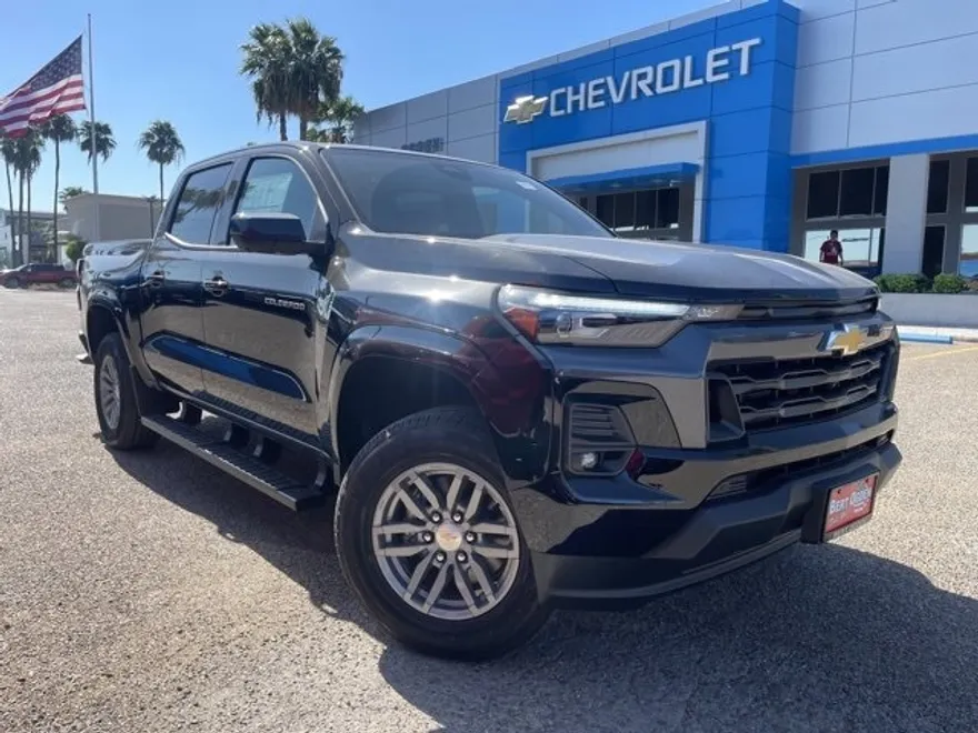 2026 Chevrolet Colorado LT photo 1