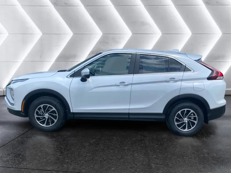 2025 Mitsubishi Eclipse Cross ES photo 1