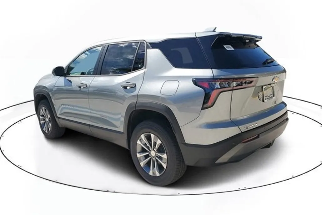 2026 Chevrolet Equinox LT photo 1