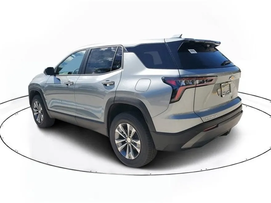 2026 Chevrolet Equinox LT photo 1