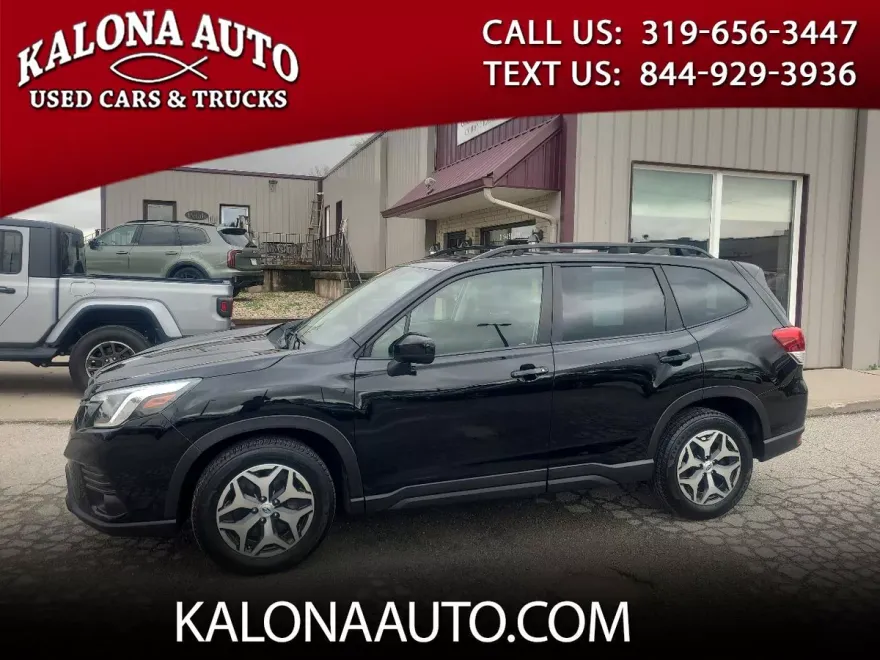 2022 Subaru Forester Premium photo 1