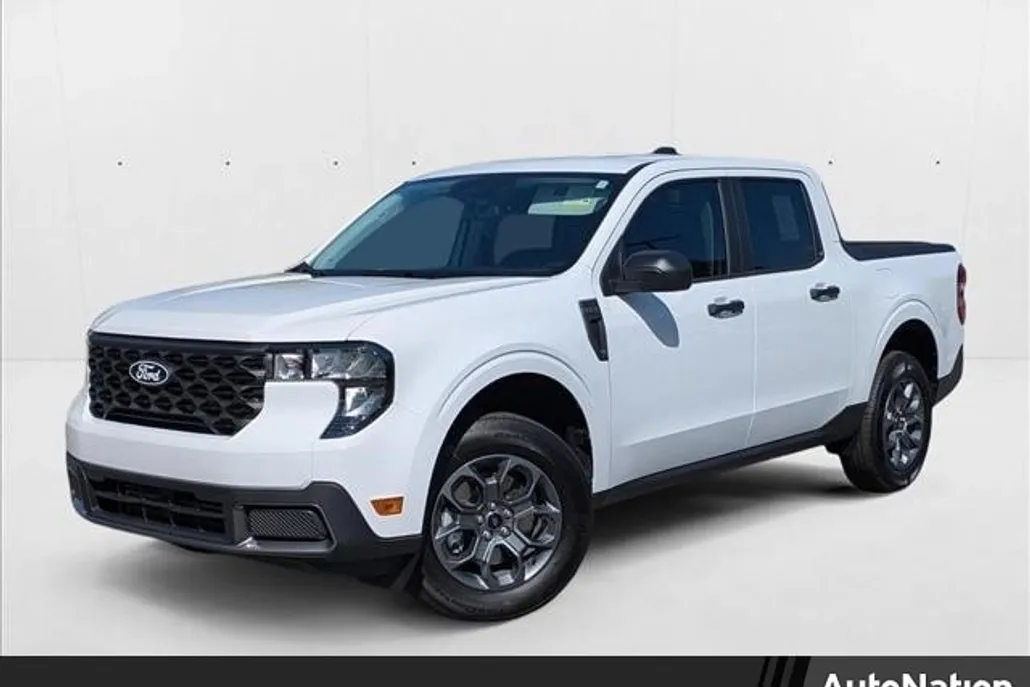 2025 Ford Maverick XLT photo 1