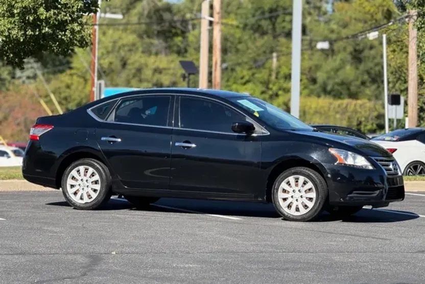 2014 Nissan Sentra photo 1