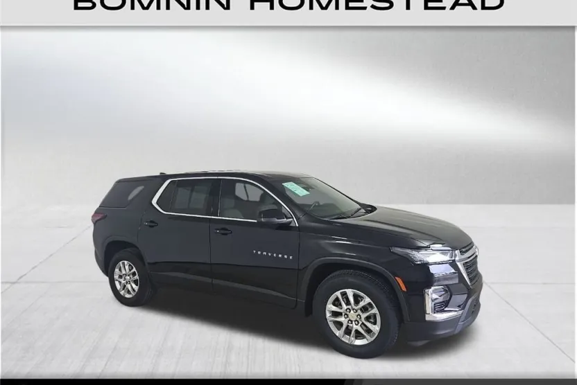 2022 Chevrolet Traverse LS photo 1
