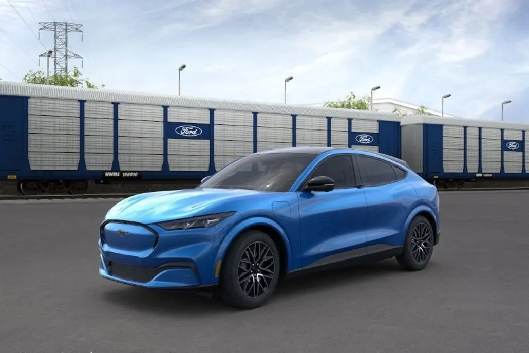2025 Ford Mustang Mach-E Premium photo 1