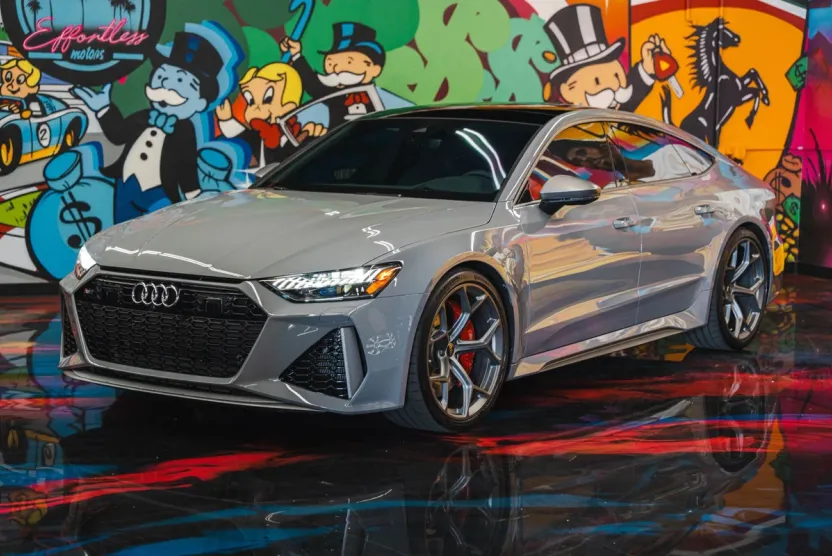 2025 Audi RS 7 Performance photo 1