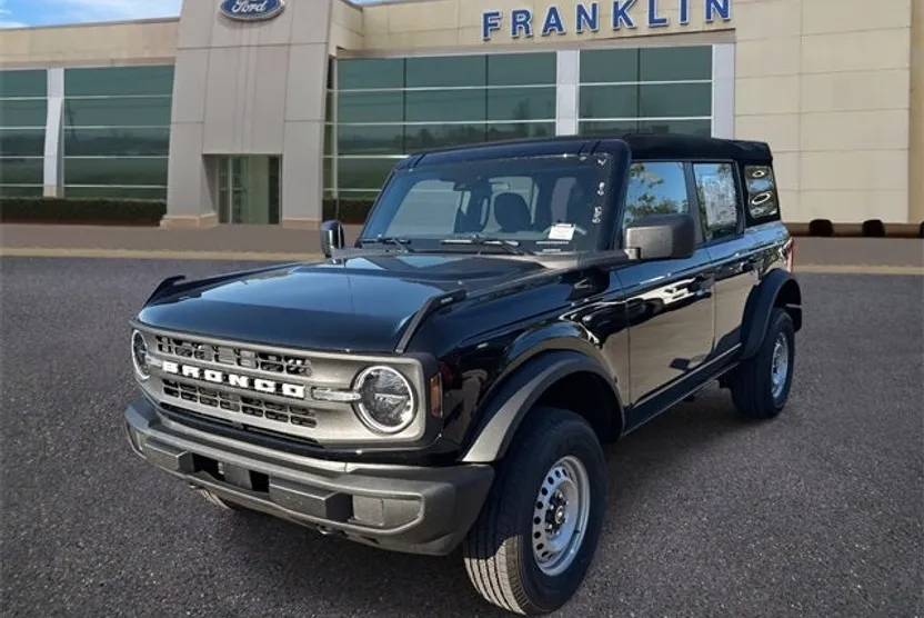 2025 Ford Bronco Base photo 1