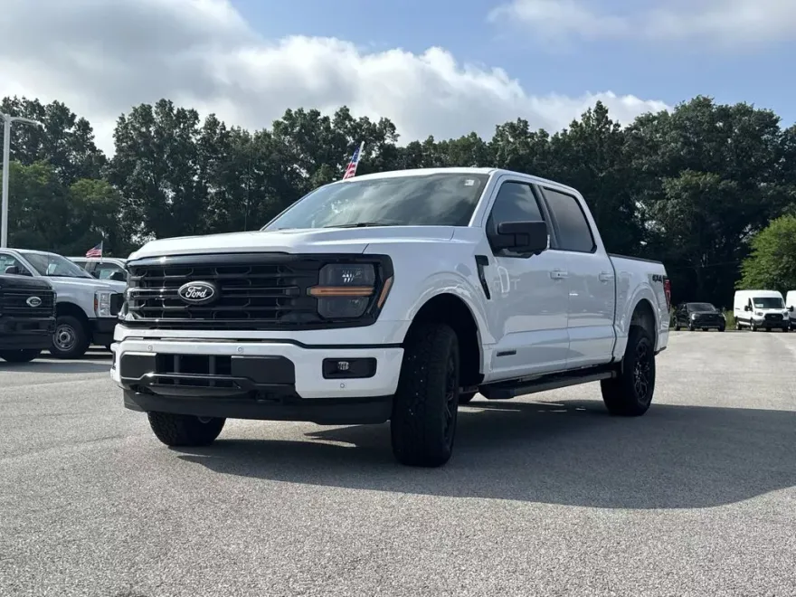 2025 Ford F-150 XLT photo 1