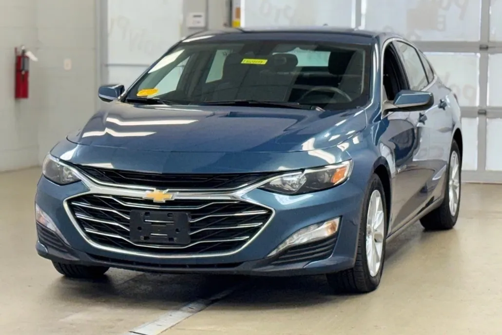 2024 Chevrolet Malibu 1LT photo 1