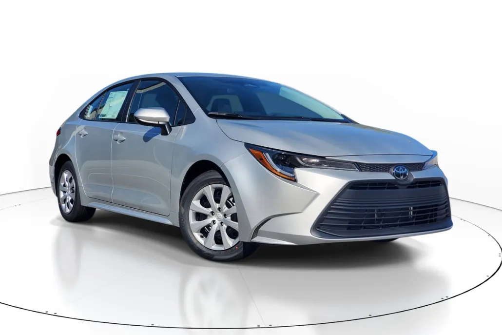 2025 Toyota Corolla LE photo 1