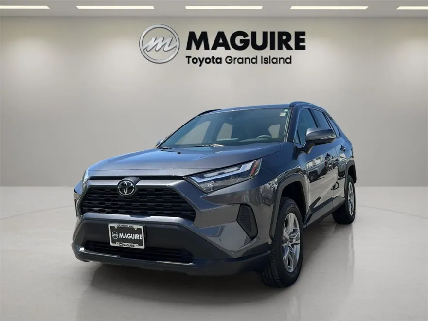 2024 Toyota RAV4 XLE photo 1