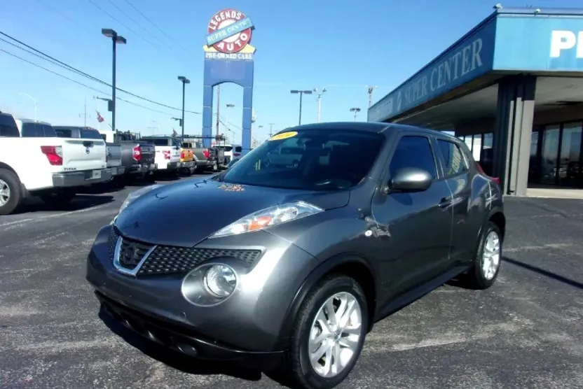 2014 Nissan Juke SV photo 1
