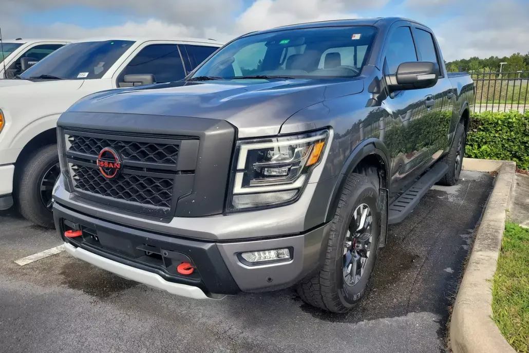 2023 Nissan Titan PRO-4X photo 1