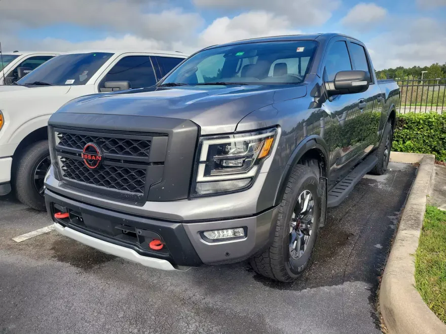 2023 Nissan Titan PRO-4X photo 1