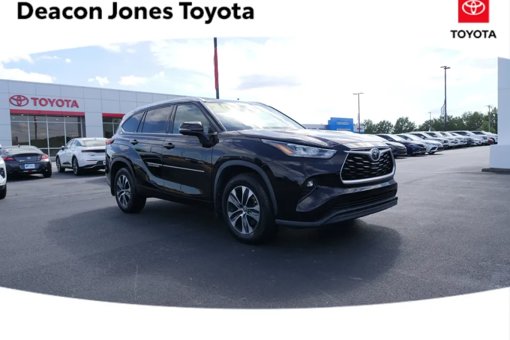 2020 Toyota Highlander XLE photo 1