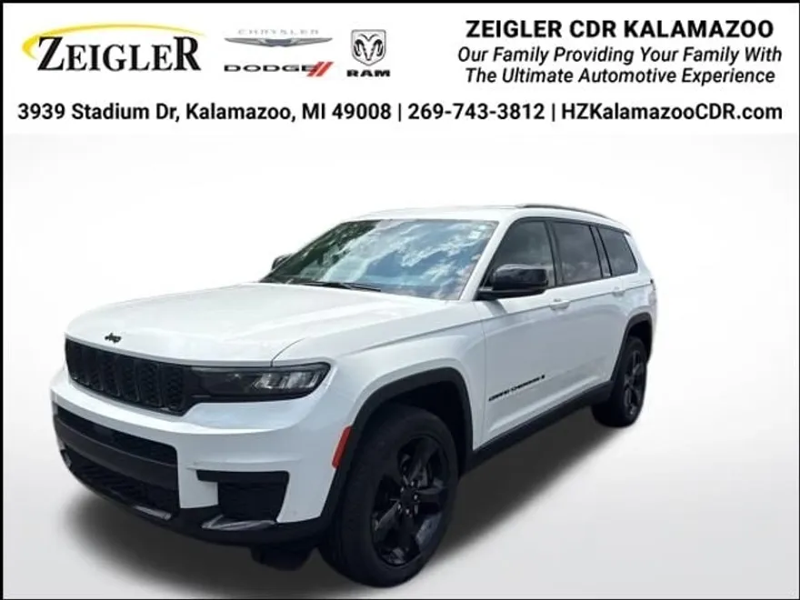2022 Jeep Grand Cherokee Laredo photo 1