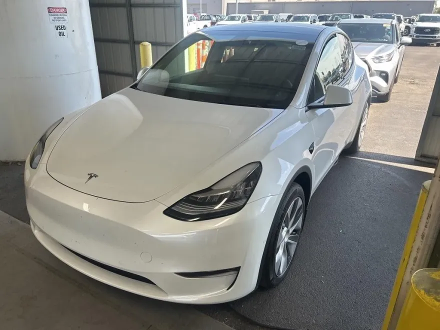 2021 Tesla Model Y Long Range photo 1