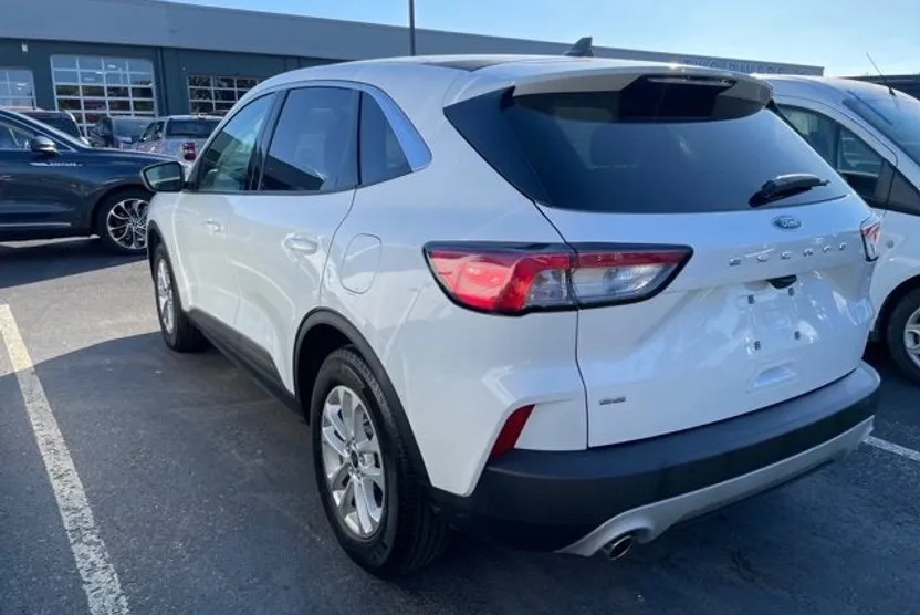 2022 Ford Escape SE photo 1