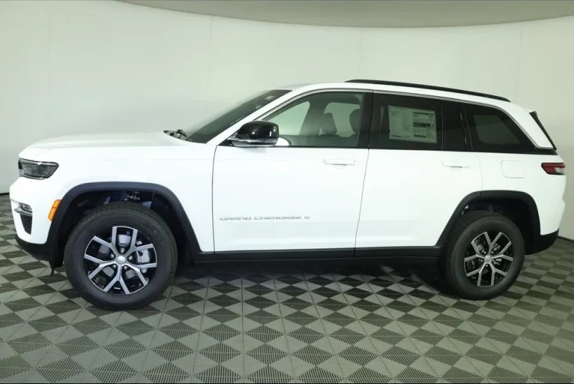 2025 Jeep Grand Cherokee Limited photo 1