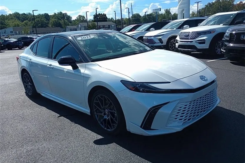 2025 Toyota Camry XSE photo 1
