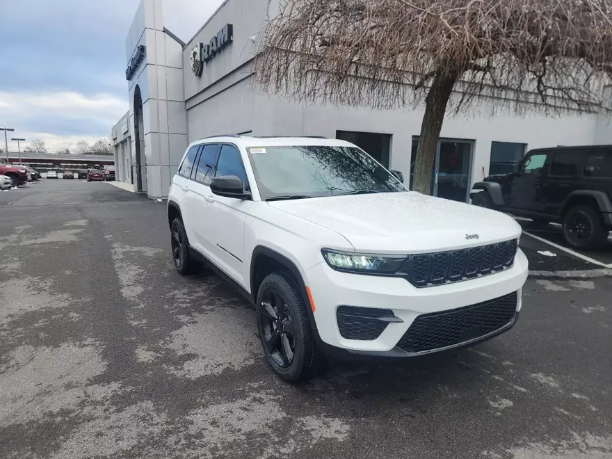 2025 Jeep Grand Cherokee Altitude X photo 1