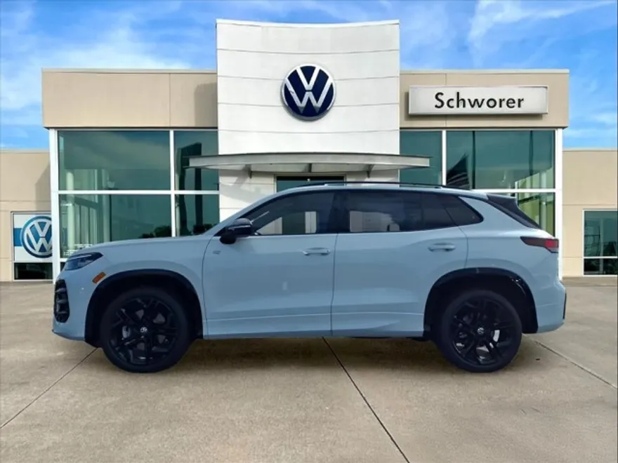 2025 Volkswagen Tiguan SE R-Line Black photo 1