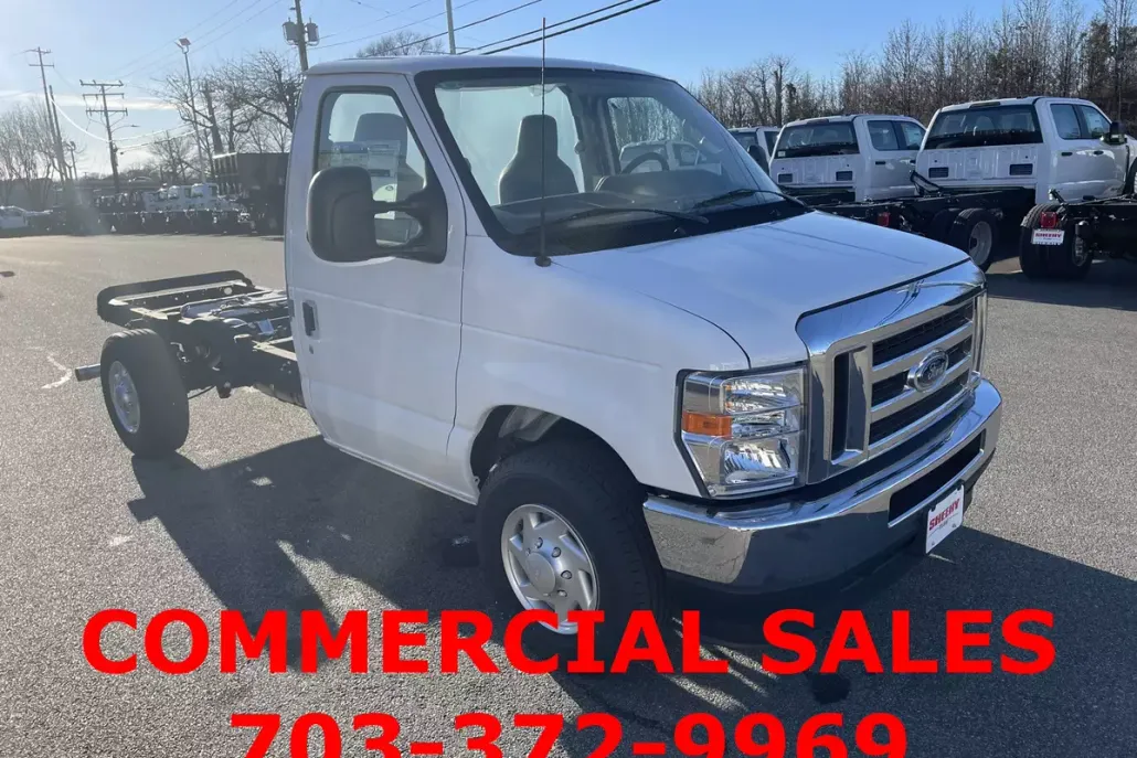 2025 Ford E-350 photo 1