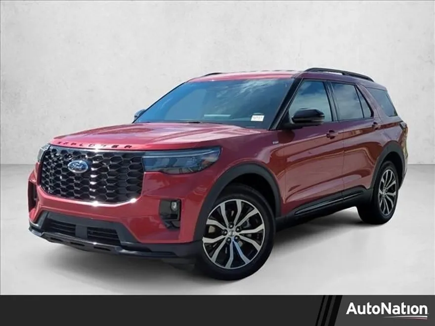 2025 Ford Explorer ST-Line photo 1