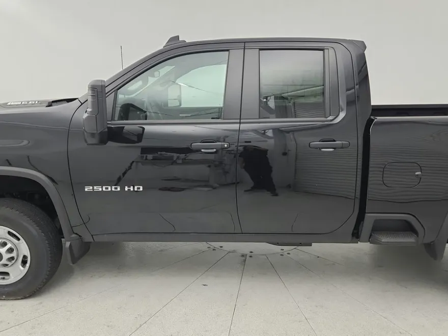 2024 Chevrolet Silverado 2500HD photo 1
