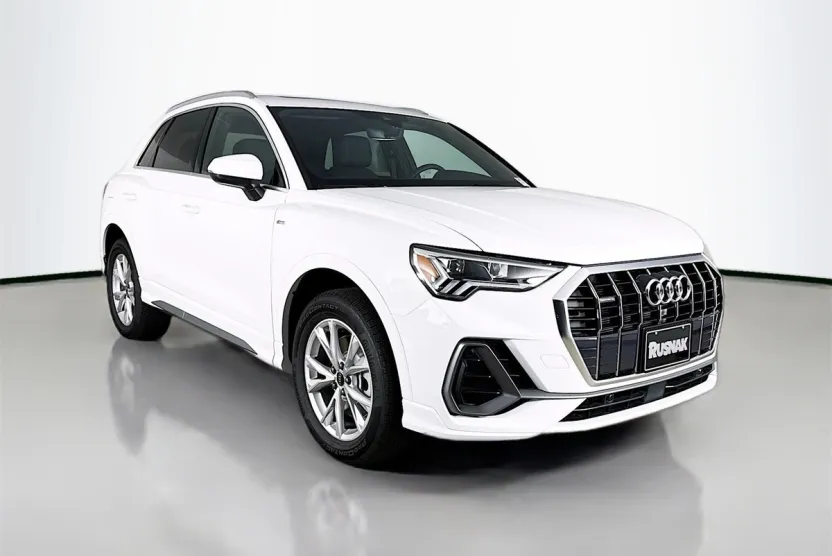 2025 Audi Q3 45 TFSI S line Premium photo 1