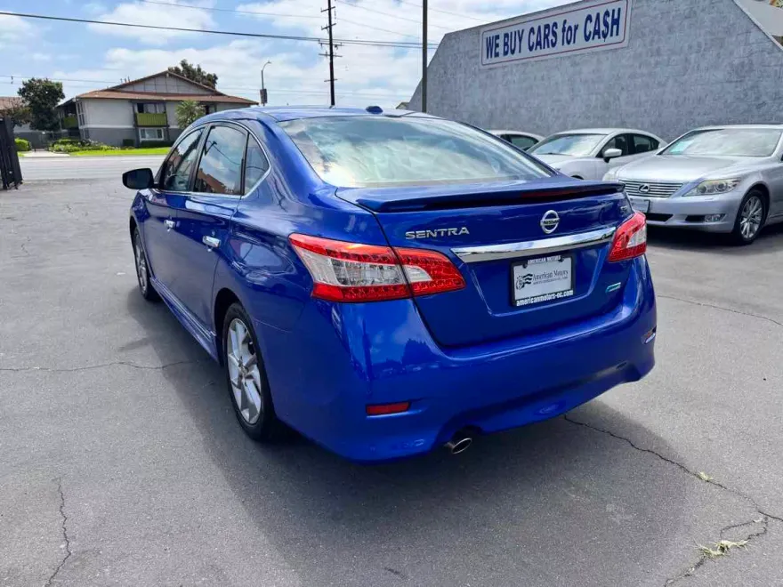 2014 Nissan Sentra SR photo 1